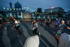 BIB: 
                            <button type="button" onclick="openModal(26232228)" class="btn btn-primary btn-sm float-right btn-popup" data-toggle="modal" data-target=".modal-high-quality">
                        <i class="fas fa-shopping-cart"></i> Add to Cart
                    </button>
                                            <button type="button" onclick="isThisMe(26232228, true)" class="btn btn-success btn-sm float-right btn-popup btn-isme hidden" data-toggle="tooltip" data-placement="bottom" title="นี่คือรูปของคุณใช่ไหม คลิกที่นี่เพื่อเอาเข้าอัลบั้ม">
                        <i class="fas fa-plus"></i> Add to album
                    </button>
                    <button type="button" onclick="isThisMe(26232228, false)" class="btn btn-warning btn-sm float-right btn-popup btn-isnotme hidden">
                        <i class="fas fa-ban"></i> Remove from album
                    </button>